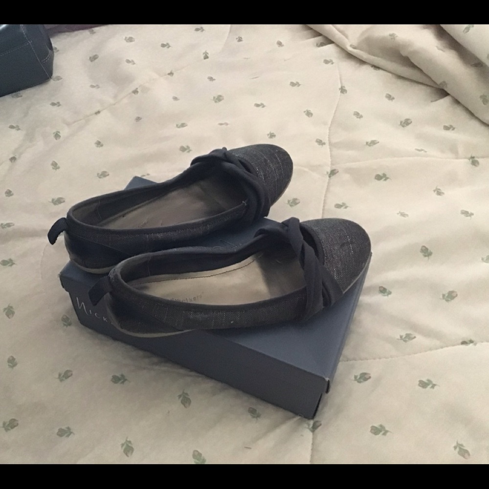 Blue denim casual flat shoes.